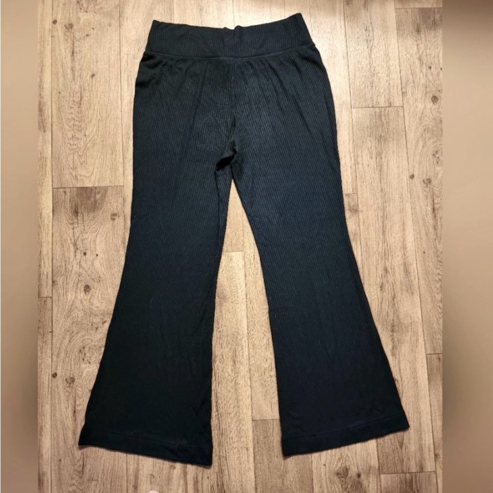 Athleta Ribbed Flare Yoga Pants—Size XL